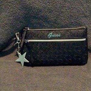 Final Sale price❗️NWT Guess black wristlet with star accent